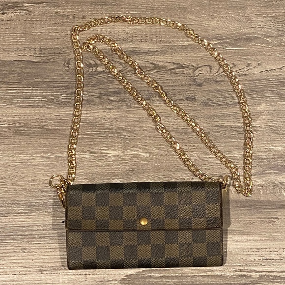 Authentic Louis Vuitton Damier Ebene crossbody - Picture 1 of 11
